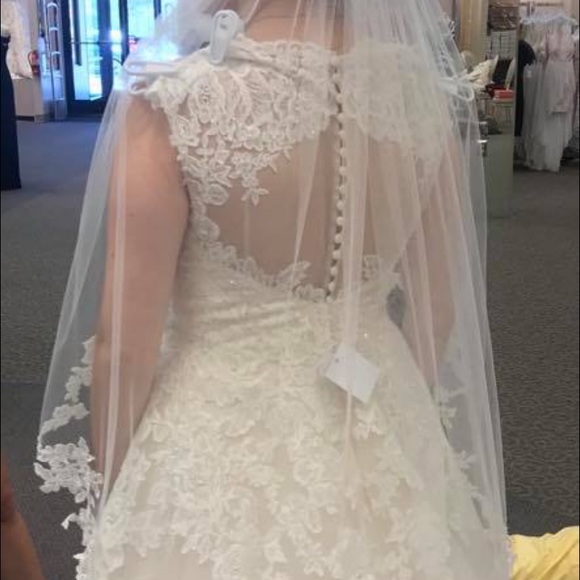 Dresses & Skirts - Wedding Dress